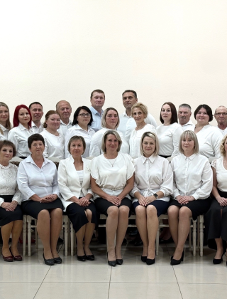 Коллектив муниципального бюджетного образовательного учреждения дополнительного образования «Сюмсинский дом детского творчества».