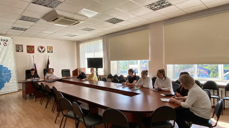 Очередное заседание комиссии по делам несовершеннолетних и защите их прав Администрации муниципального образования «Муниципальный округ Сюмсинский район Удмуртской Республики».. Очередное заседание комиссии по делам несовершеннолетних и защите их прав Администрации муниципального образования «Муниципальный округ Сюмсинский район Удмуртской Республики»..